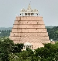 prachin bada mandir jambudweep kailash parvat rachna ashtapad teerth in hastinapur meerut jain mandir